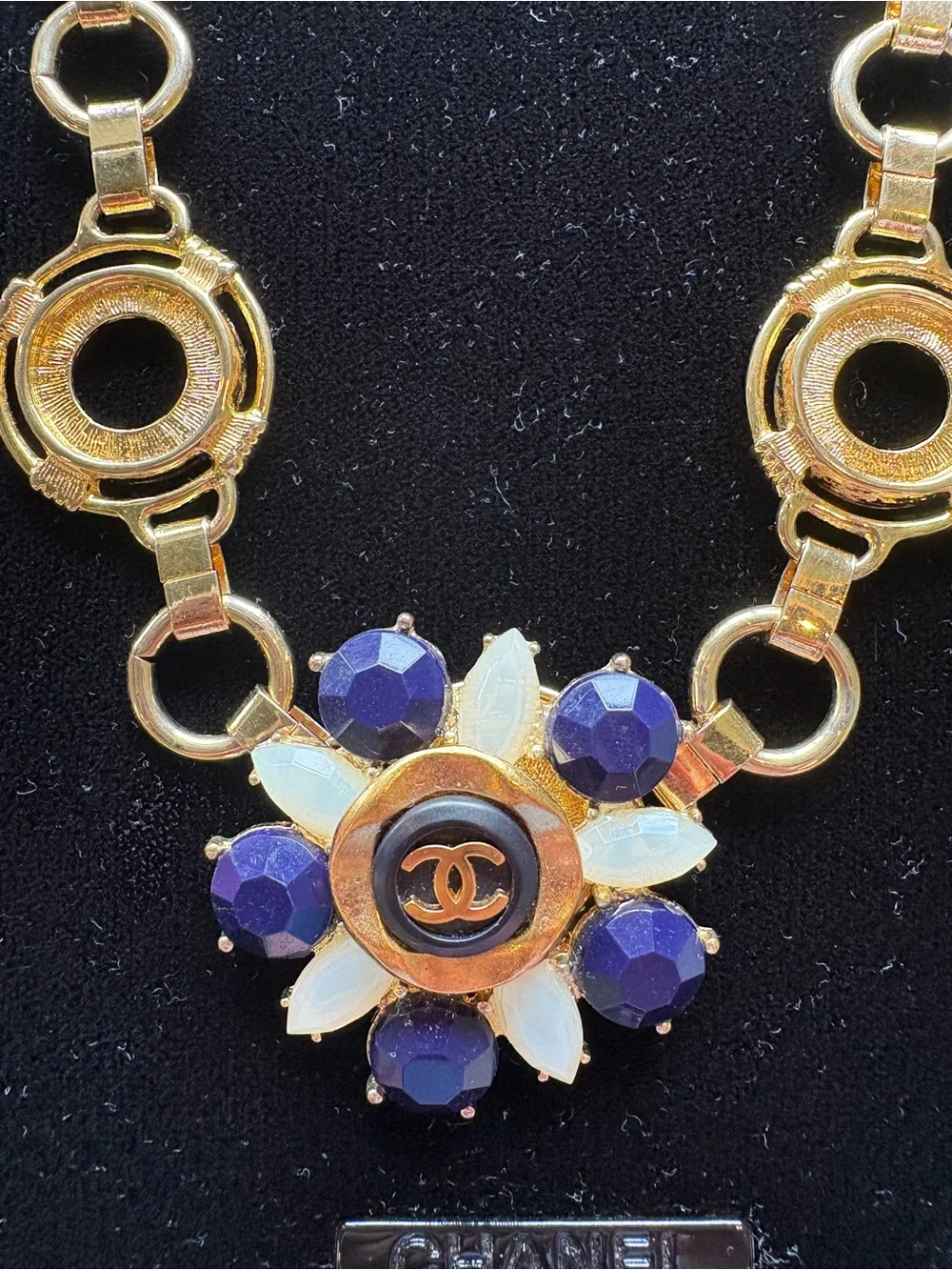 😍😍😍😍Authentic CHANEL button Custom  Necklace